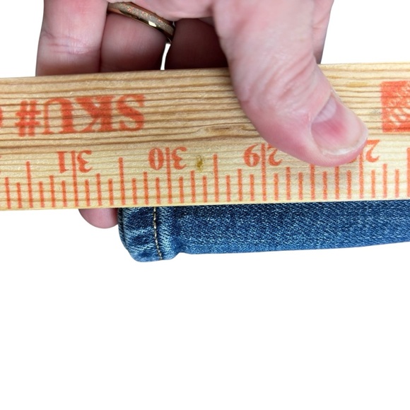 EUC GAP 1969 Light Blue Mid-rise Real Straight Leg Women's Jeans Sz 30 R - Picture 6 of 15